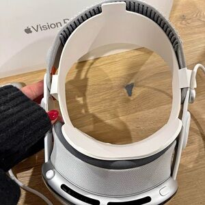 Apple VR Headset - Gray and White